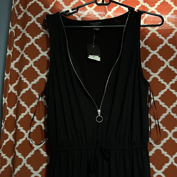 Womens sleeveless jumpsuit - Picture 2 of 3
